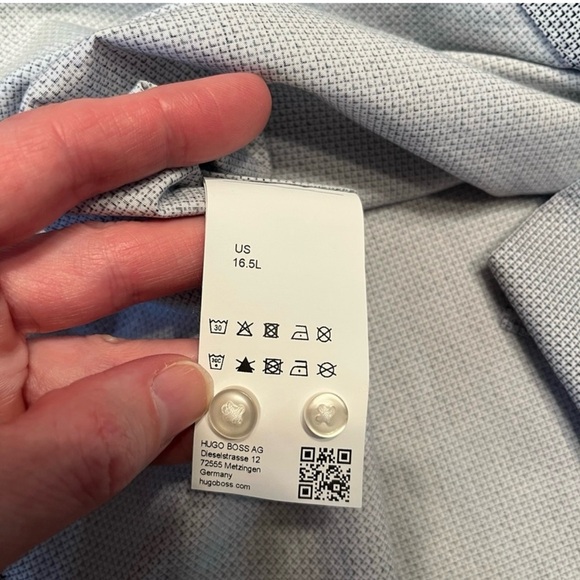 Hugo Boss Sharp Fit Long Sleeve Button Down Blue Size 16 1/2 - 34/35 - Picture 11 of 11